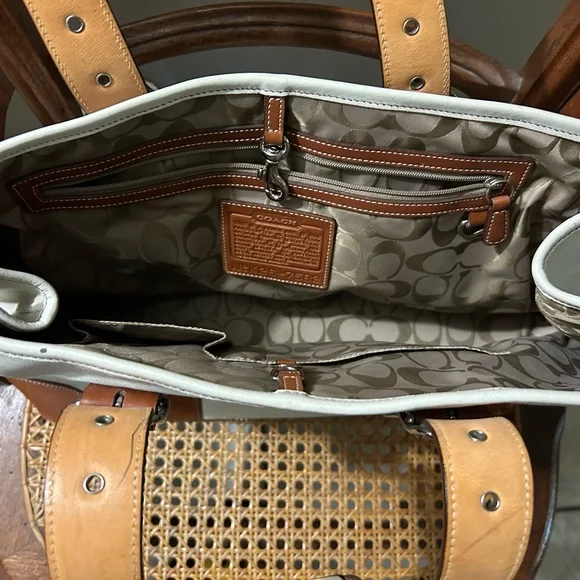 Vintage 2000's Coach Soho Shopper Cream and Brown Leather Carryall - Picture 7 of 11